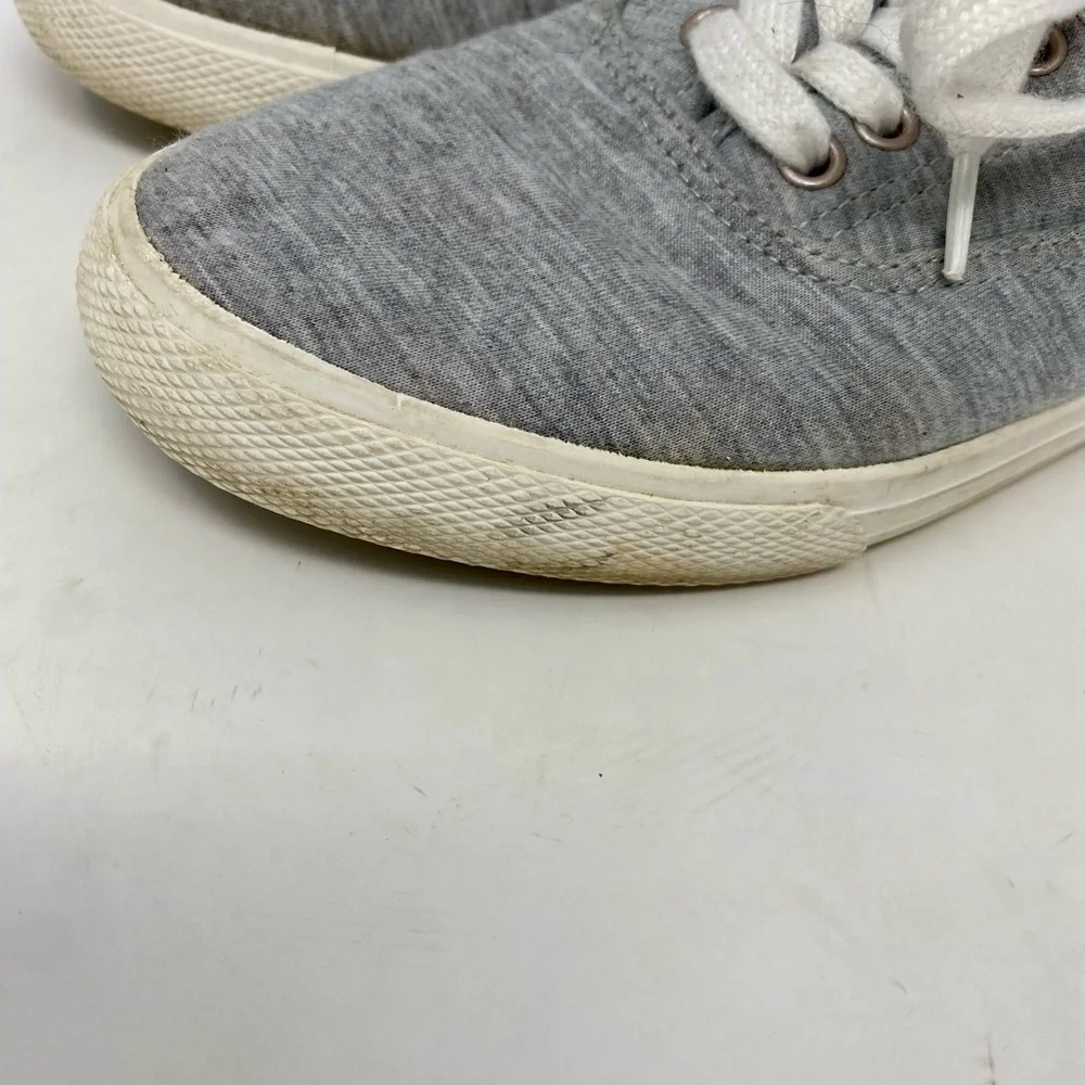 Women’s Gray Casual Sneakers with White Laces Size 7